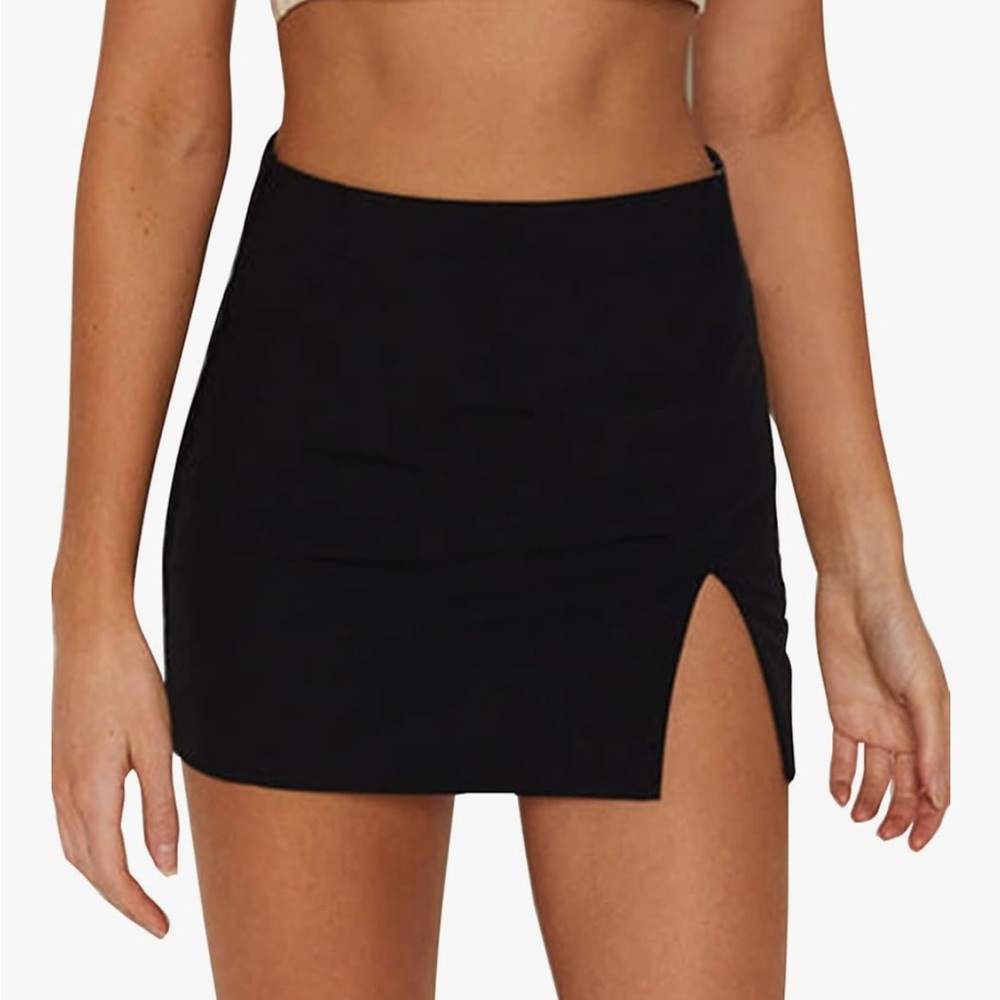 Black Women's High Waisted Bodycon Mini Form Fitting Skirt with Thigh Slit